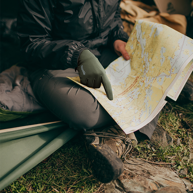 Naturehike protišmykové rukavice GL10 - čierne
